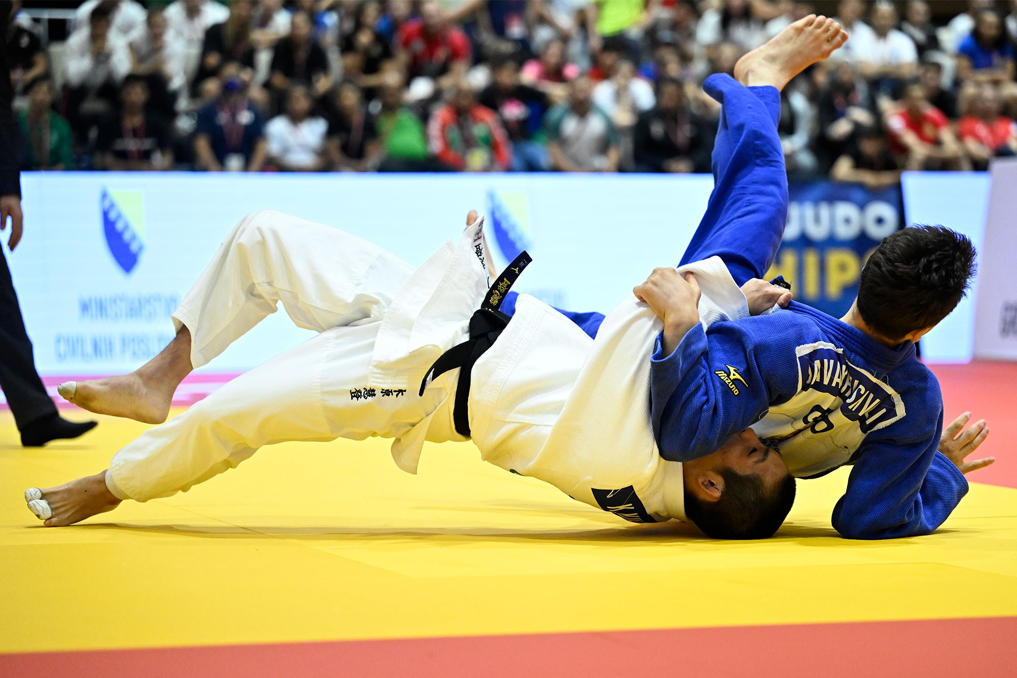 Tomskdagi yalangoch qizlar