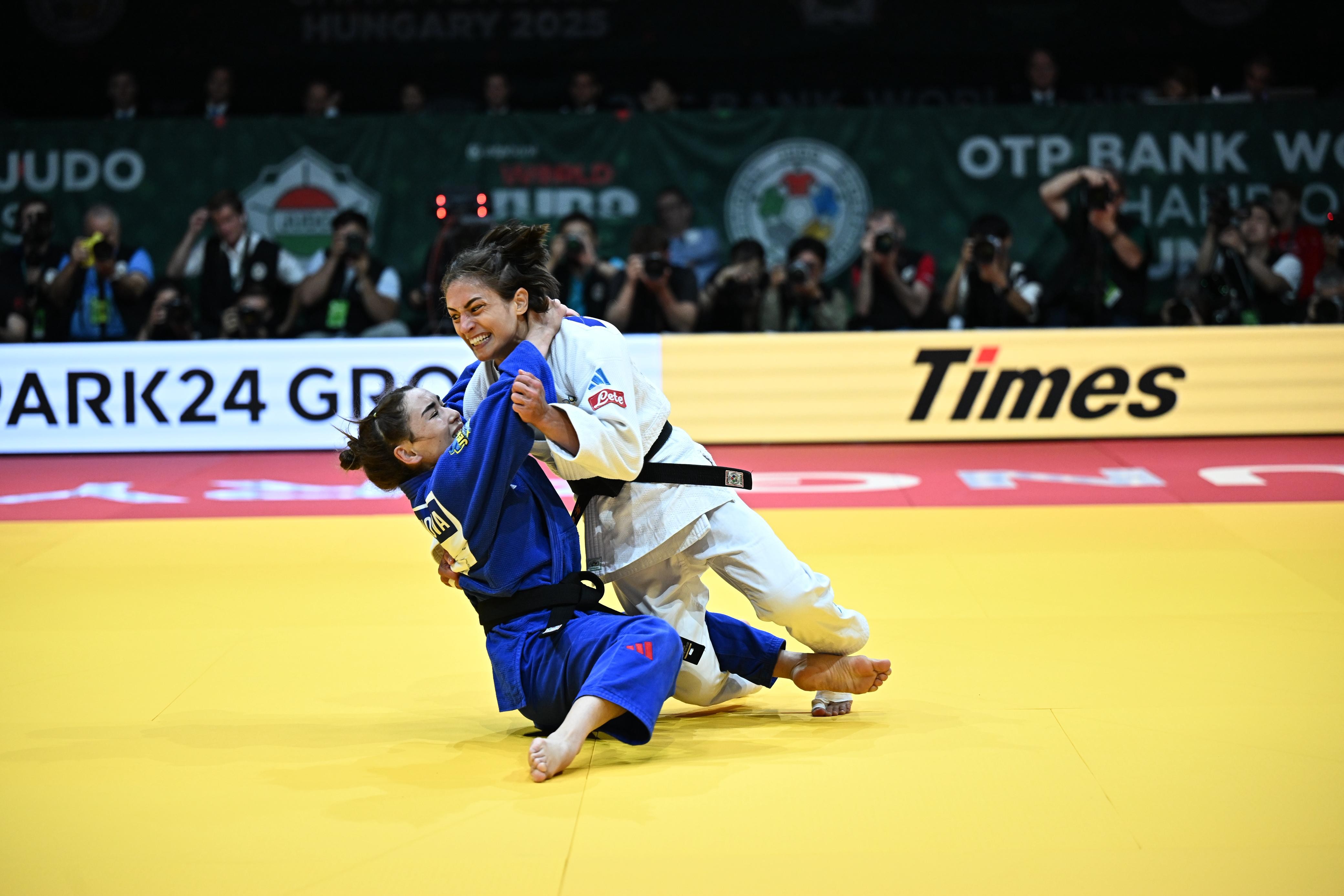48 kg: Super Scutto Stuns Spectators / IJF.org