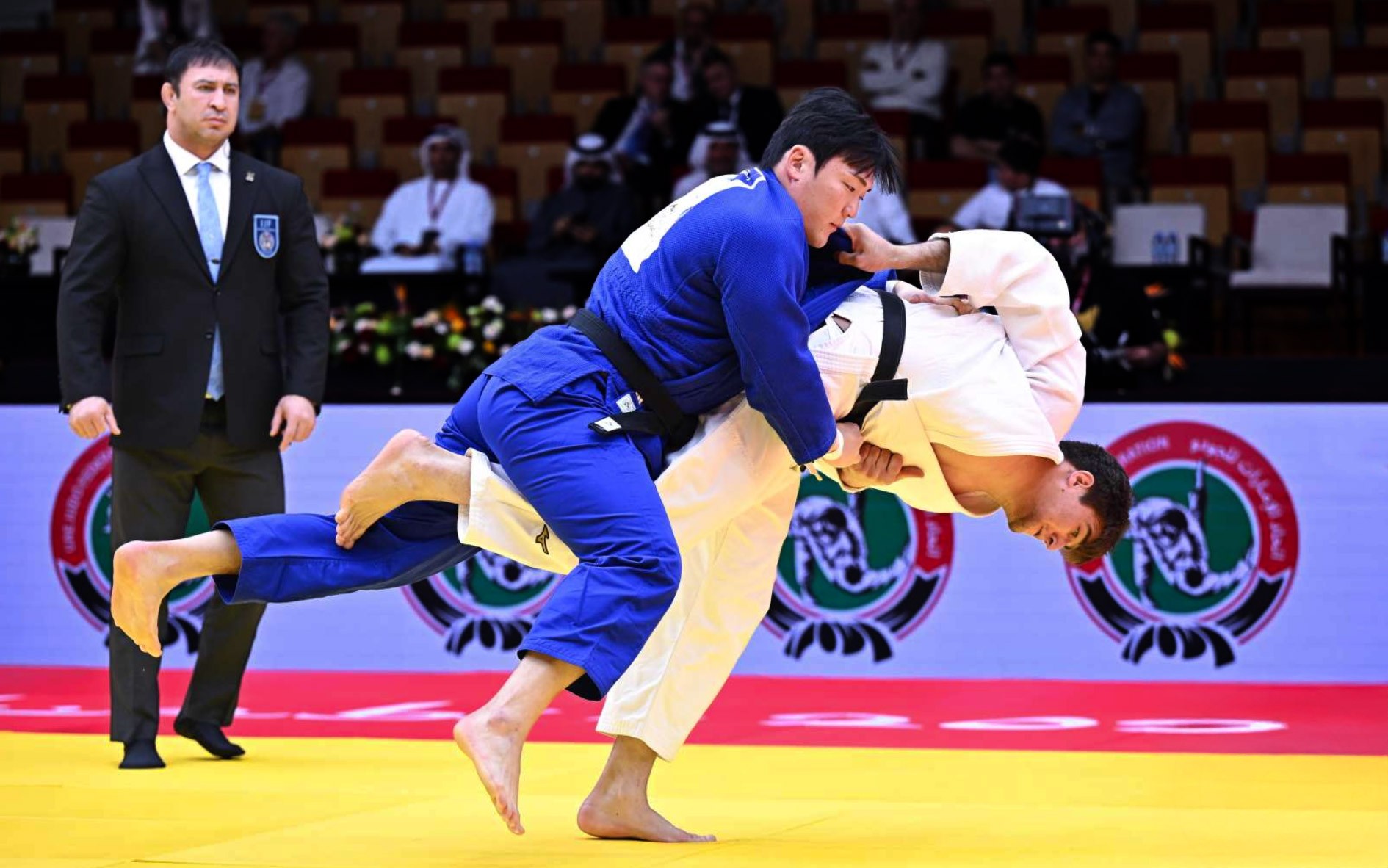 A Morning of Battles That Reshaped the Day