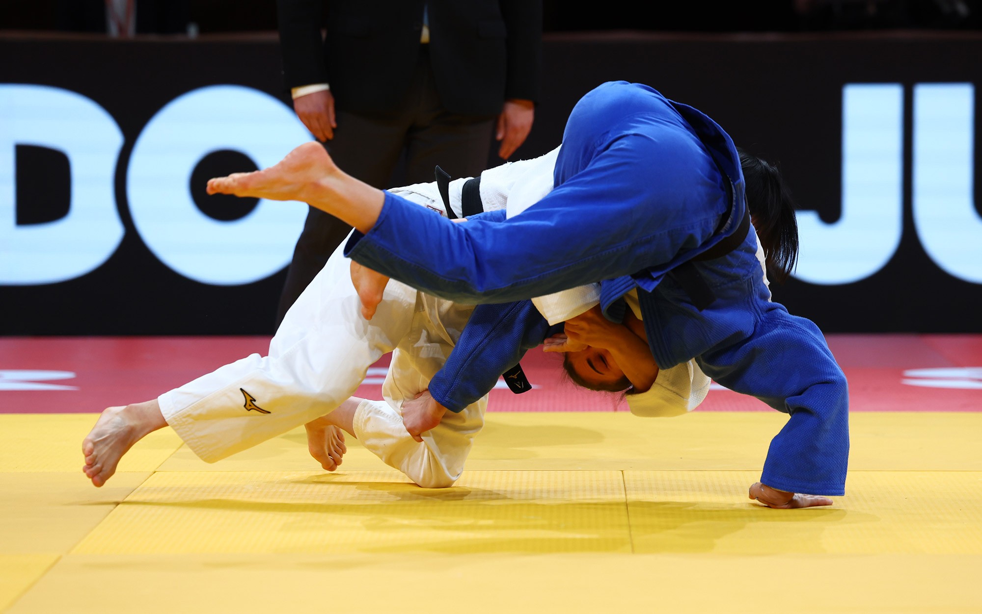 -52 kg: A Teenage Sensation Takes the Top Spot